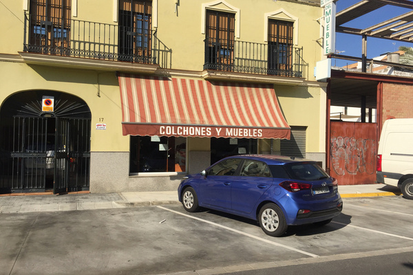 Tenemos todo tipo de muebles para el hogar , colchones, almohadas y especialistas en colchones sanitarios.