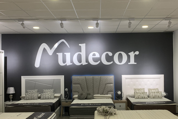 En Mudecor ofrecemos lo mejor de tu descanso y confort, colchones, canapes, bases, somieres, almohadas,chaisselongues, sofas, butacas relax, butacas fijas, salones, comedores,sillas,dormitorios, juveniles, sillon gamers, silla escritorios,decoración, textil e iluminación!!!!!